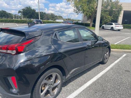 2019 Hyundai Veloster 2