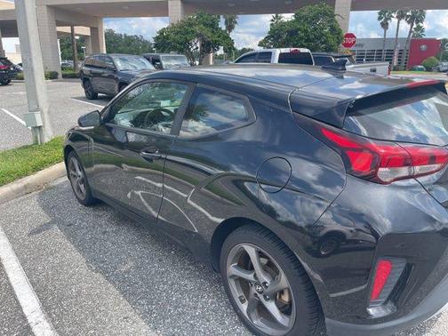 2019 Hyundai Veloster 2