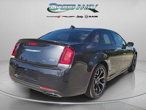 2018 Chrysler 300 S