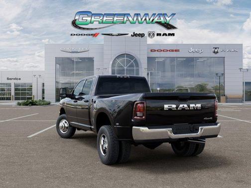 Diamond Black Crystal Pearlcoat 2026 RAM 3500 Tradesman Crew Cab 4x4 8' Box