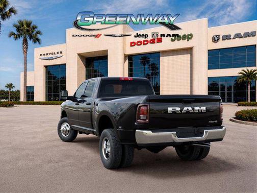 Diamond Black Crystal Pearlcoat 2026 RAM 3500 Tradesman Crew Cab 4x4 8' Box