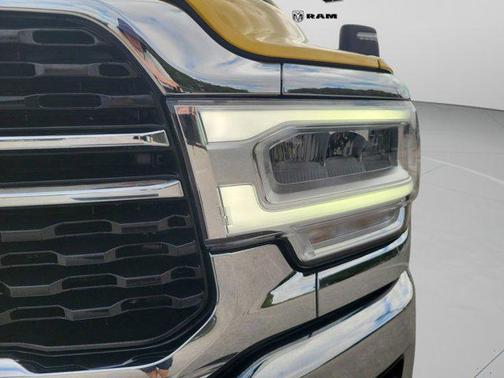 2023 RAM 3500 Big Horn Crew Cab 4x4 8' Box