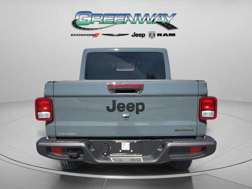 2026 Jeep Gladiator Sahara 4x4