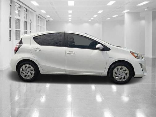 2016 Toyota Prius c Four