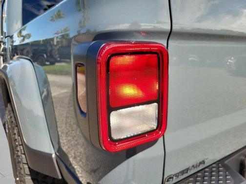 2025 Jeep Gladiator High Tide