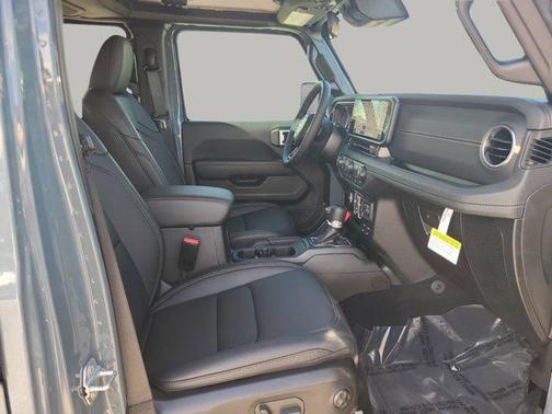 2025 Jeep Gladiator High Tide