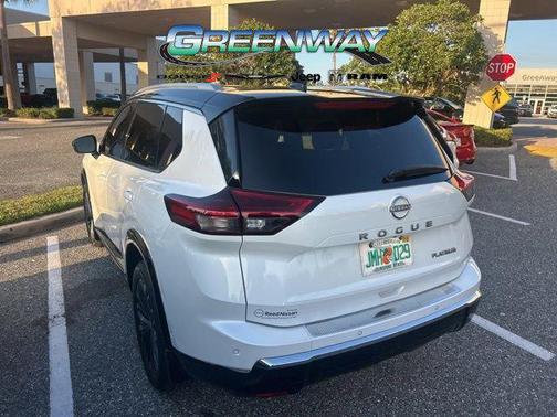 Everest White Pearl/Super Black 2024 Nissan Rogue Platinum