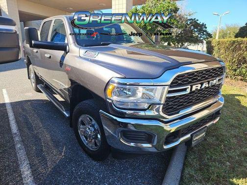2022 RAM 2500 Tradesman Crew Cab 4x4 6'4' Box