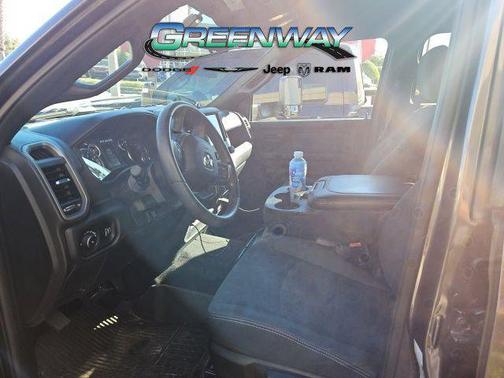 2022 RAM 2500 Tradesman Crew Cab 4x4 6'4' Box