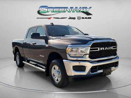 2022 RAM 2500 Tradesman Crew Cab 4x4 6'4' Box
