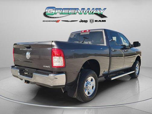 2022 RAM 2500 Tradesman Crew Cab 4x4 6'4' Box