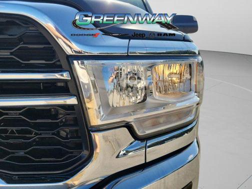 2022 RAM 2500 Tradesman Crew Cab 4x4 6'4' Box