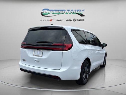 2026 Chrysler Pacifica L