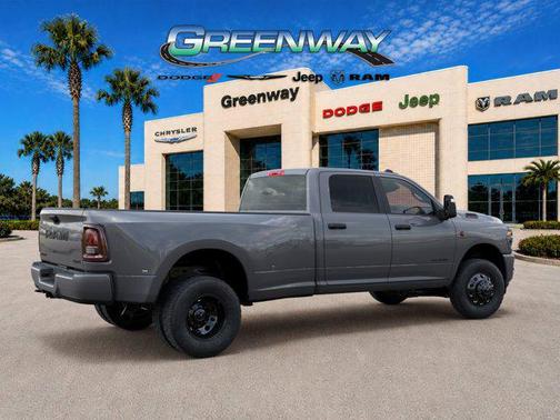 Ceramic Gray Clearcoat 2026 RAM 3500 Big Horn Crew Cab 4x4 8' Box