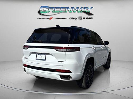 2025 Jeep Grand Cherokee Summit