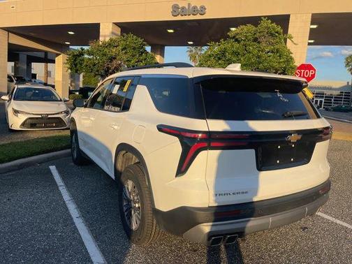 2025 Chevrolet Traverse LT