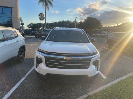 2025 Chevrolet Traverse LT