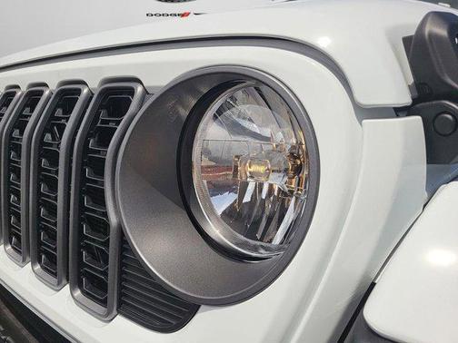 2025 Jeep Gladiator High Tide