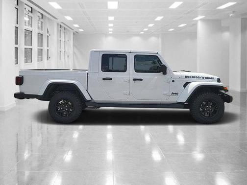 2025 Jeep Gladiator High Tide