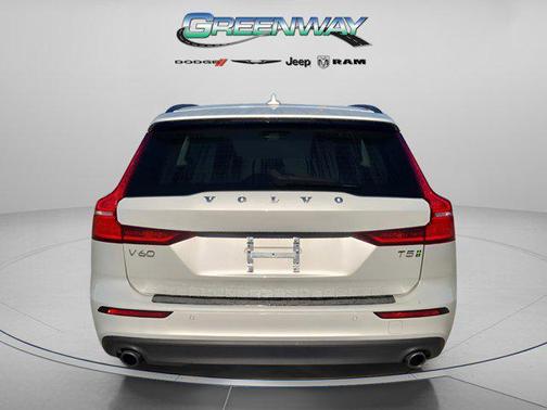 2020 Volvo V60 T5 Momentum