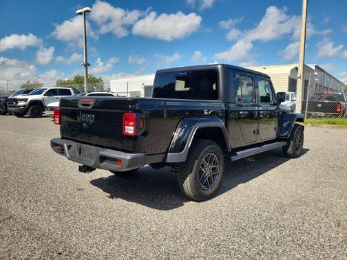 2024 Jeep Gladiator Sport S