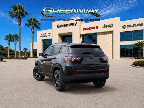 Diamond Black Crystal Pearlcoat 2026 Jeep Compass Latitude