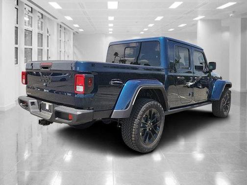2025 Jeep Gladiator Nighthawk