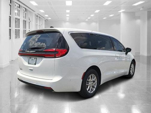 2025 Chrysler Pacifica L