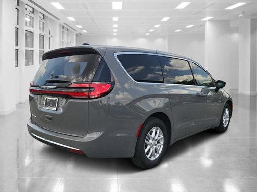 2025 Chrysler Pacifica L