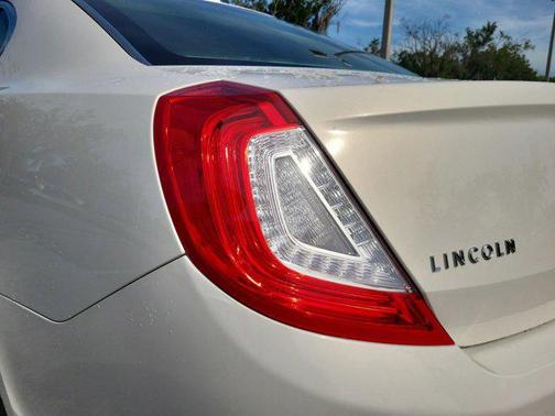 2013 Lincoln MKS Base