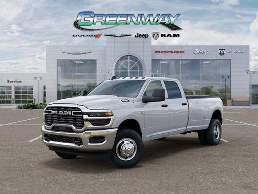 Bright White Clearcoat 2026 RAM 3500 Tradesman Crew Cab 4x4 8' Box