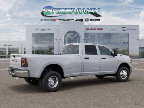 Bright White Clearcoat 2026 RAM 3500 Tradesman Crew Cab 4x4 8' Box