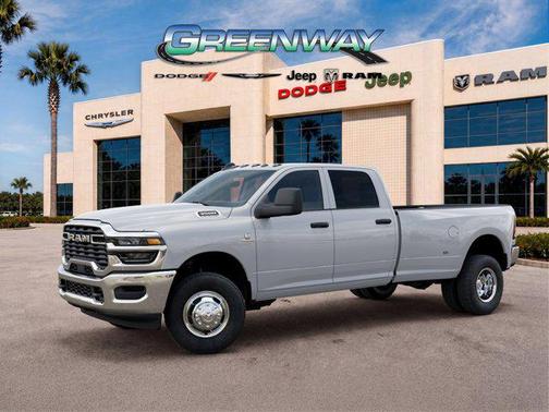 Bright White Clearcoat 2026 RAM 3500 Tradesman Crew Cab 4x4 8' Box