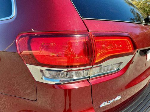 2020 Jeep Grand Cherokee Laredo