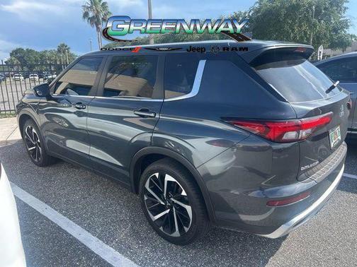 Graphite Gray/Black Roof 2024 Mitsubishi Outlander SE S-AWC