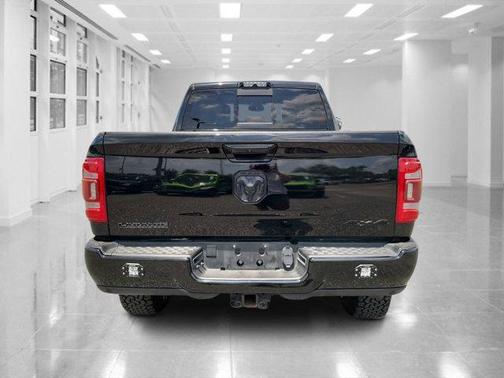 2019 RAM 2500 Laramie Crew Cab 4x4 6'4' Box
