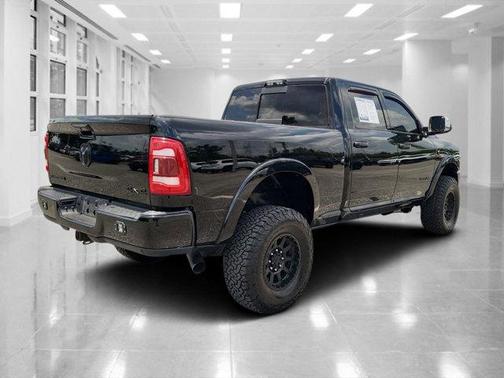 2019 RAM 2500 Laramie Crew Cab 4x4 6'4' Box
