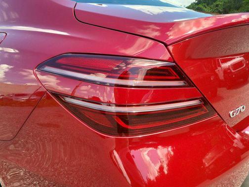 2023 Genesis G70 2.0T RWD