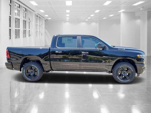 2025 RAM 1500 Warlock Crew Cab 4x4 5'7' Box