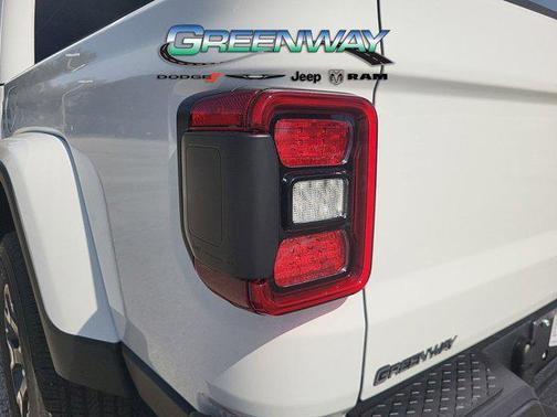 2026 Jeep Gladiator Sahara 4x4