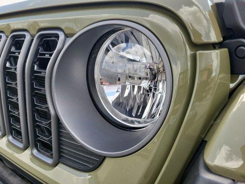 2025 Jeep Gladiator Nighthawk