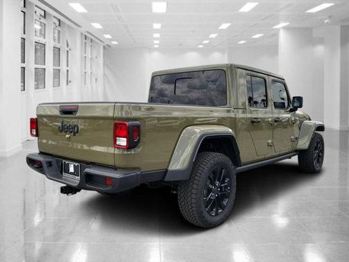 2025 Jeep Gladiator Nighthawk