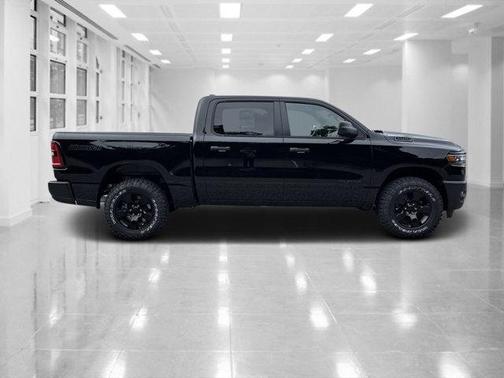 2026 RAM 1500 Warlock Crew Cab 4x4 5'7' Box
