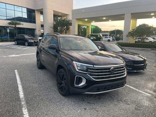 2024 Volkswagen Atlas 2.0T SE w/Technology