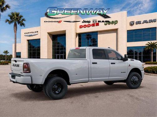 Bright White Clearcoat 2026 RAM 3500 Big Horn Crew Cab 4x4 8' Box