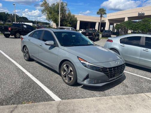 2022 Hyundai ELANTRA Limited