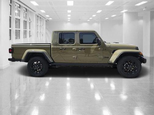 2025 Jeep Gladiator Nighthawk