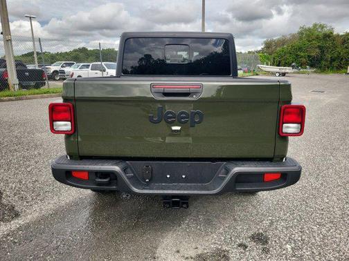 2022 Jeep Gladiator Sport S