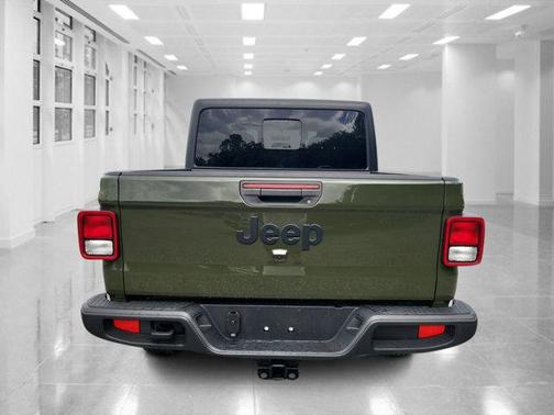 2022 Jeep Gladiator Sport S