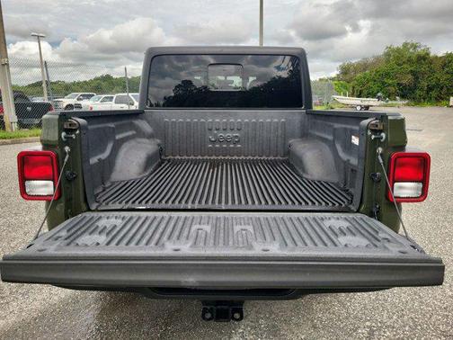 2022 Jeep Gladiator Sport S